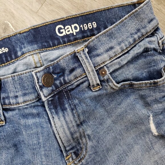 Gap Girlfriend Fit Destroyed Distressed Jeans Ankle Length Sz 25 - Picture 5 of 9